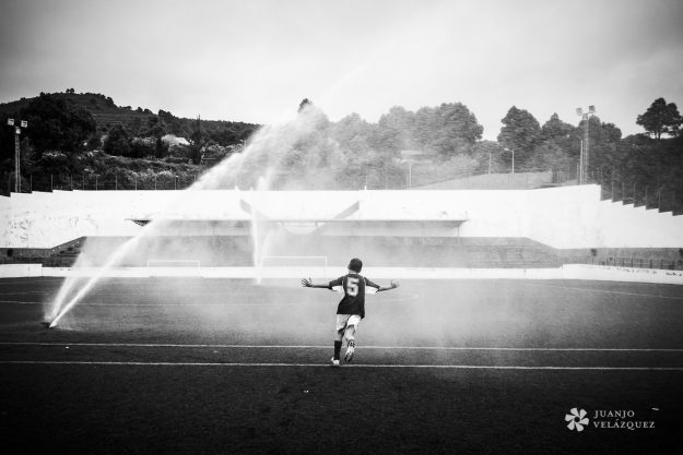 Juanjo Velázquez Fotógrafo. Sesión de comunión en Tenerife, Fotógrafo de familia, fotógrafo de niños.