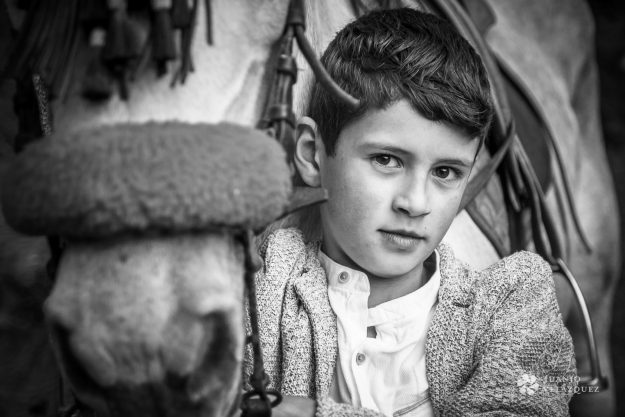 Juanjo Velázquez Fotógrafo. Sesión de comunión en Tenerife, Fotógrafo de familia, fotógrafo de niños.