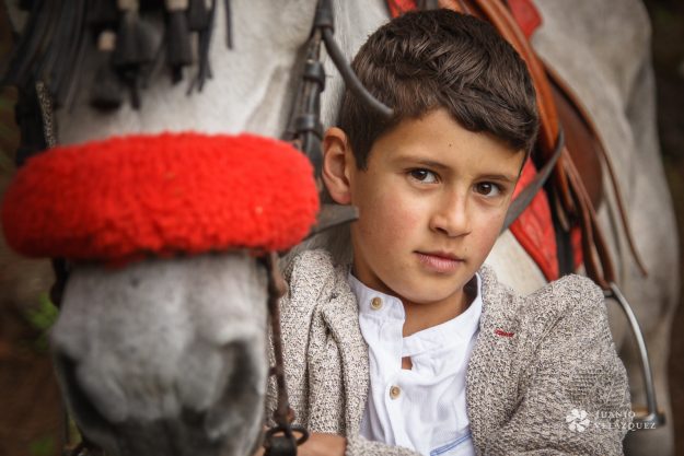 Juanjo Velázquez Fotógrafo. Sesión de comunión en Tenerife, Fotógrafo de familia, fotógrafo de niños.
