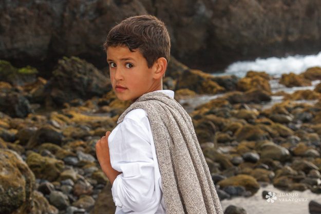 Juanjo Velázquez Fotógrafo. Sesión de comunión en Tenerife, Fotógrafo de familia, fotógrafo de niños.
